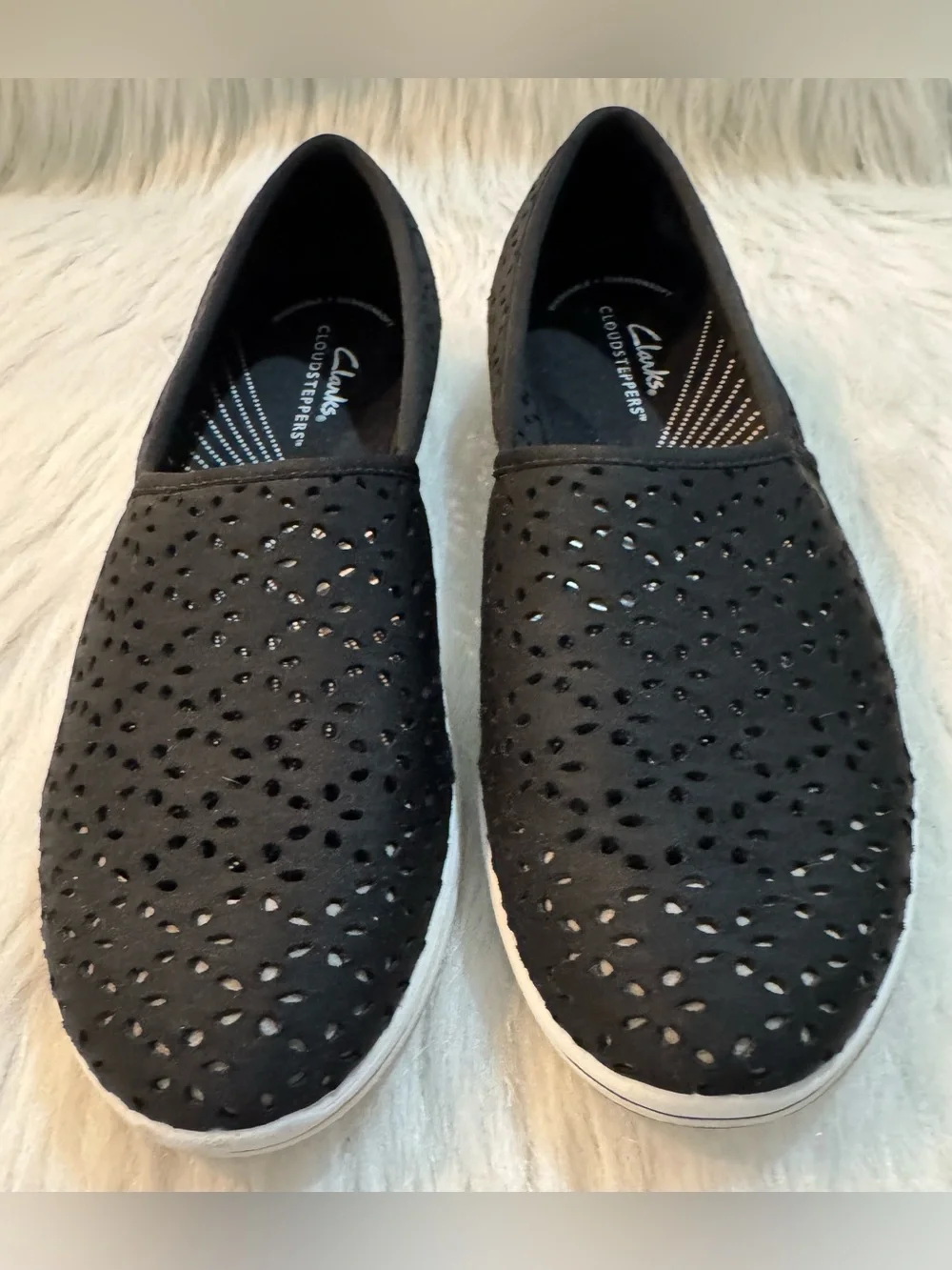 Ladies Clarks Cloudsteppers Breeze Emily Pull-On Casual Sneakers Black SZ 8 EUC